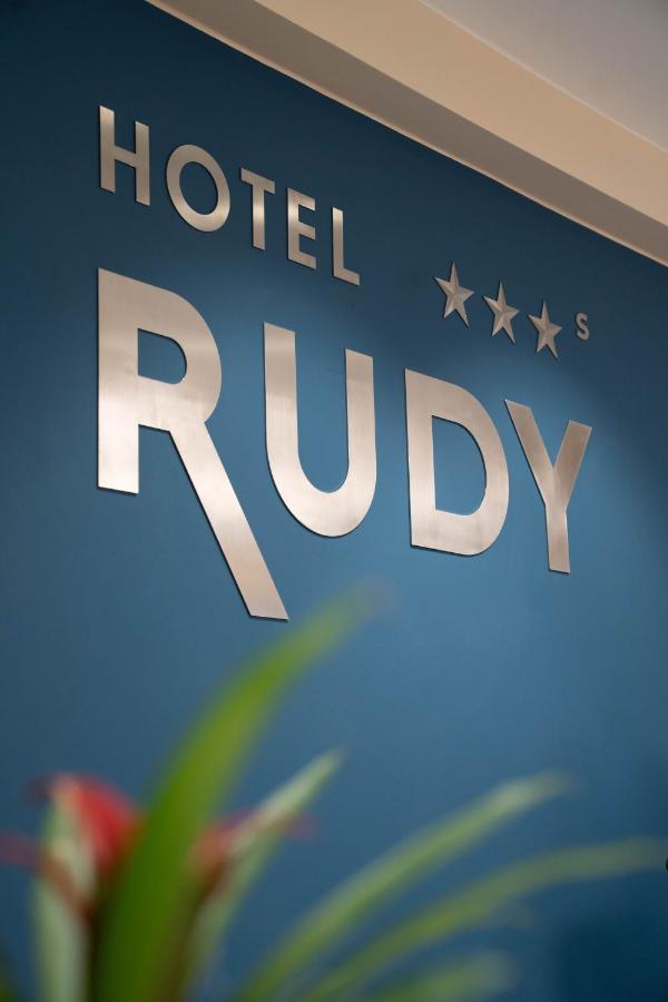 Rudy 3*